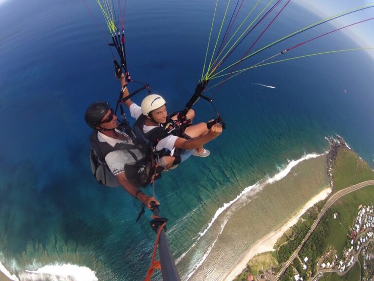 Vol pédagogique en parapente à La Réunion